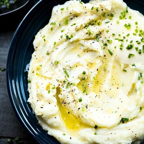 Sour cream and chive mashed potatoes hero image.