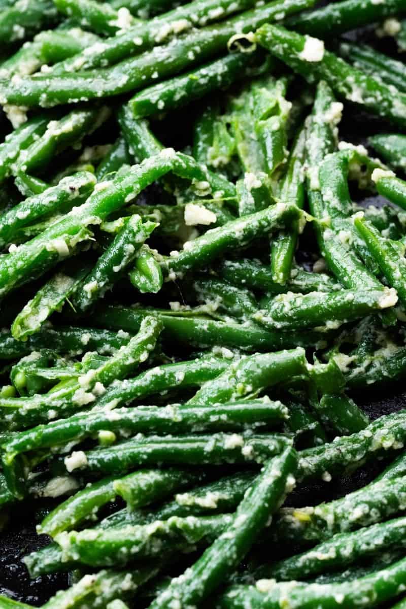 Green beans with flour